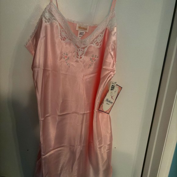 Barbizon Sleepwear - Nightie - Picture 1 of 6